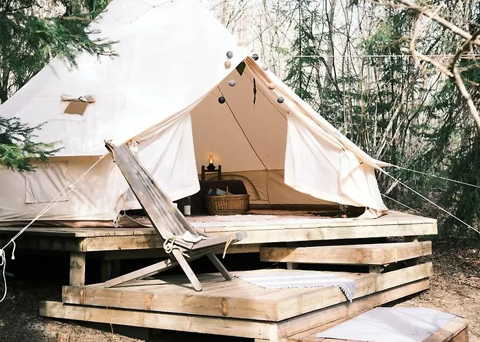 Campismo de Luxo Naawa Nature Camp Korpo